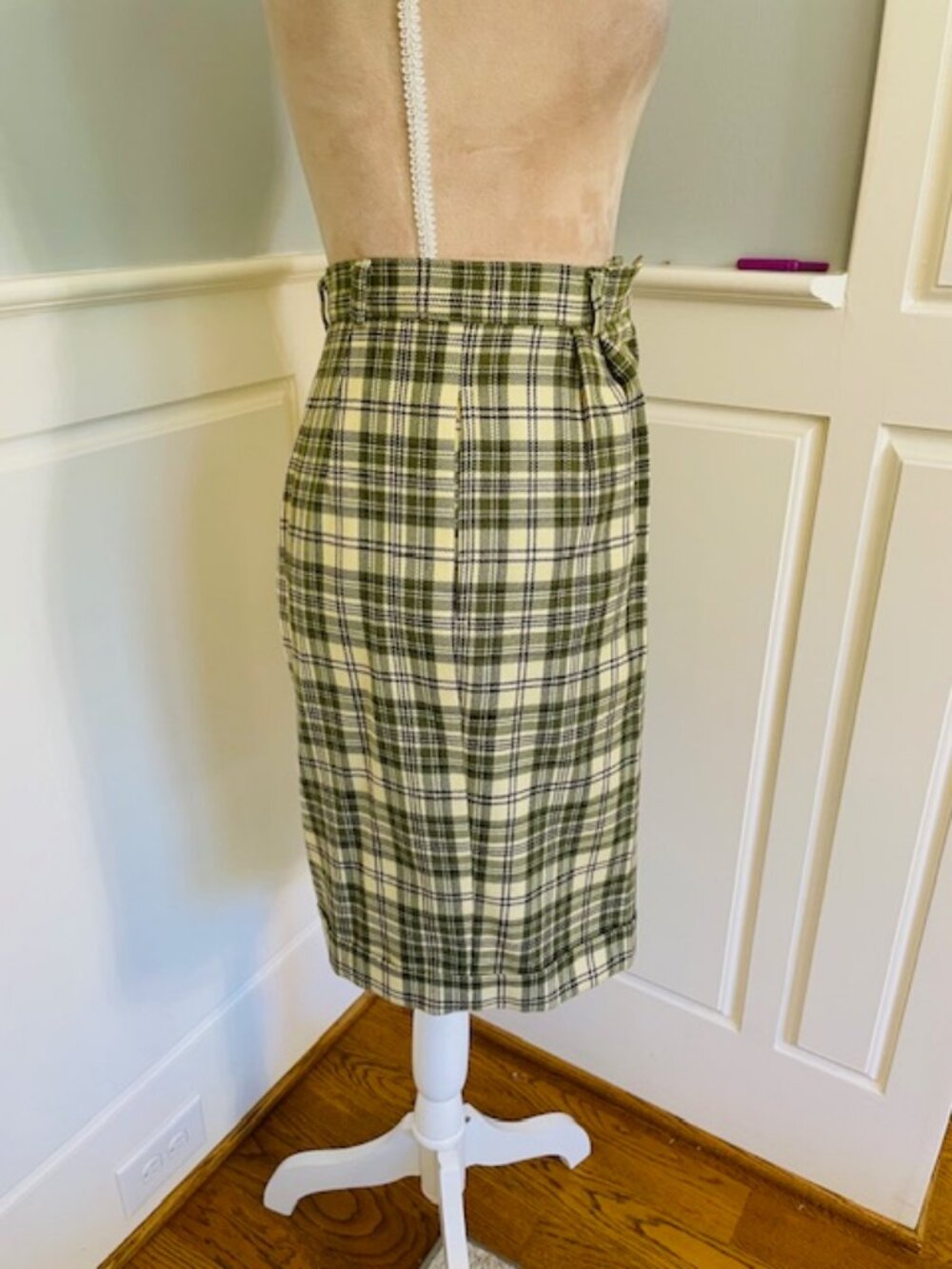 Vintage Talbots Plaid Wool Bermuda Long Shorts Lined Cuffed Pleated XS 24 - Picture 8 of 10